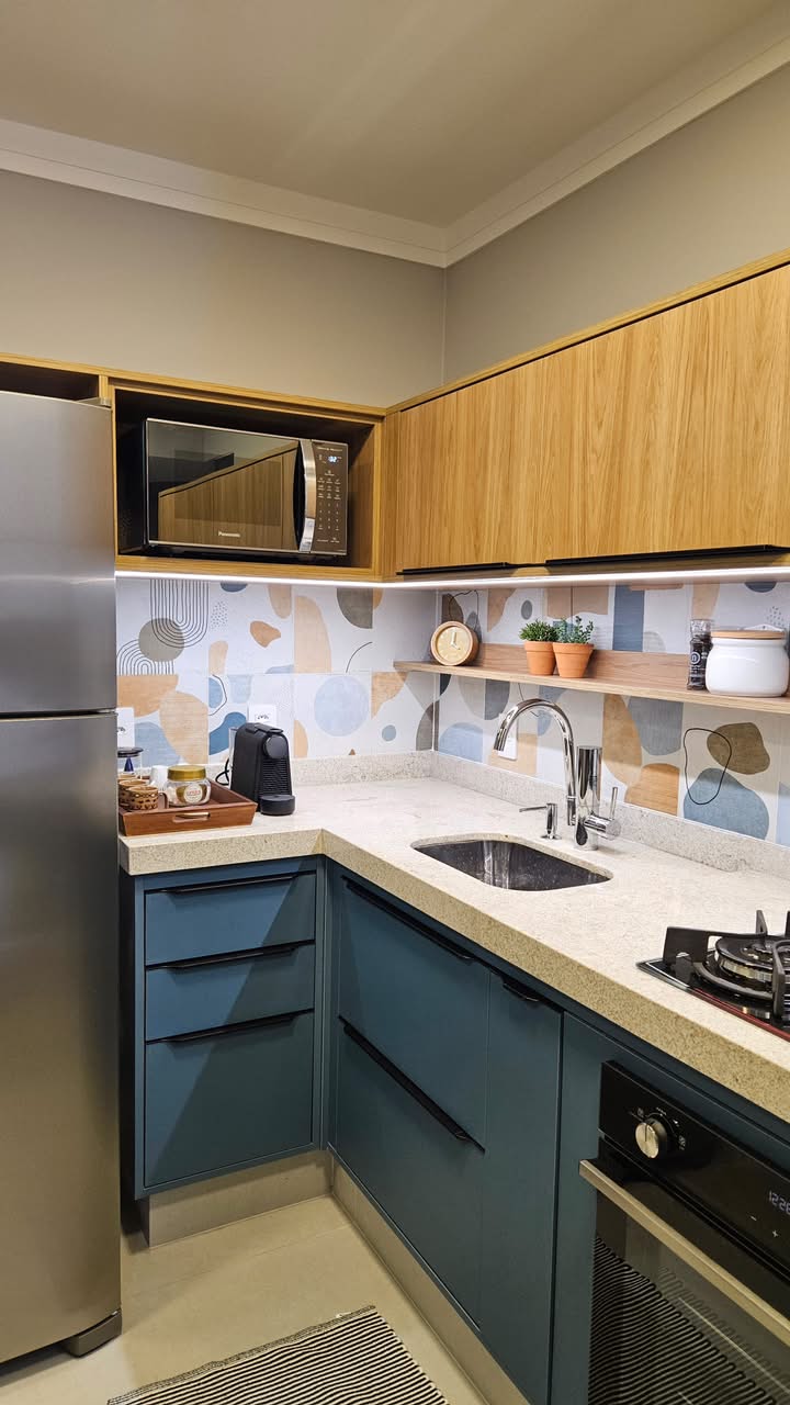 Cozinha com bancada em pedra